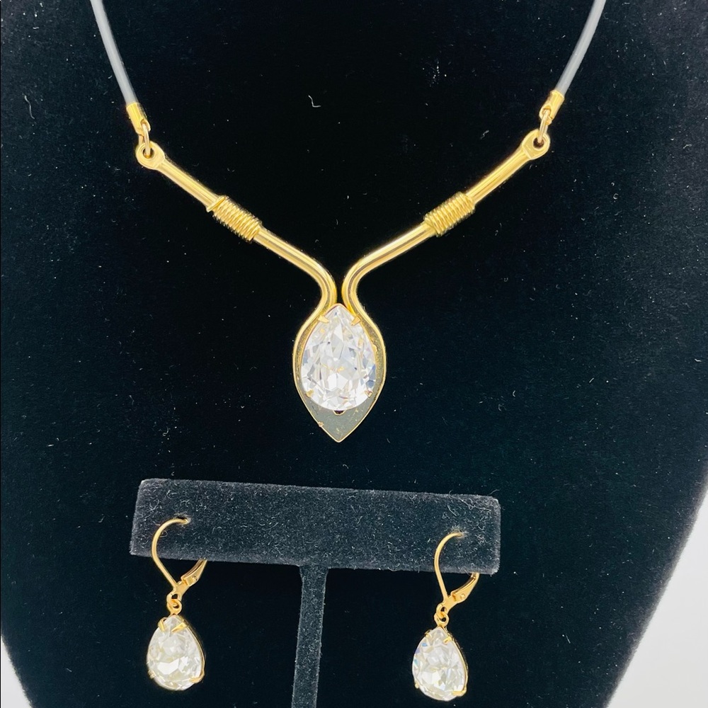 Belladonna jewelry 2pc set. Made in Canada